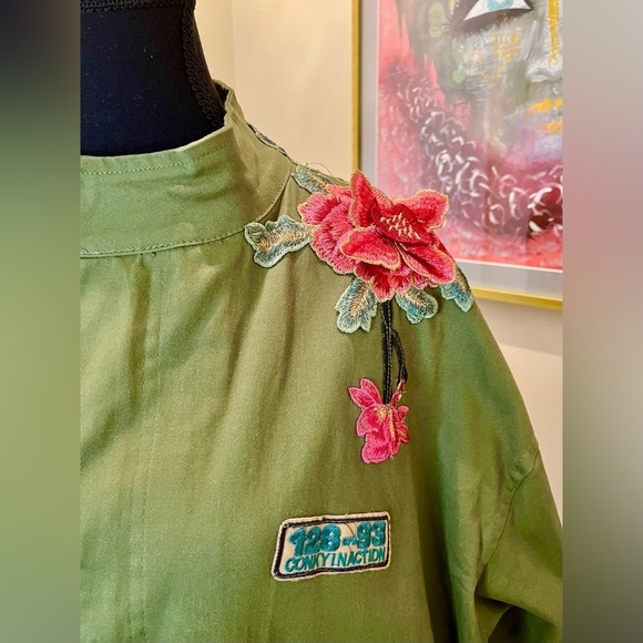 🆕RARE Cindy Kono embroidered army jacket, hidden zipper/snaps front 💚🦚🌺 NWOT - Picture 6 of 12